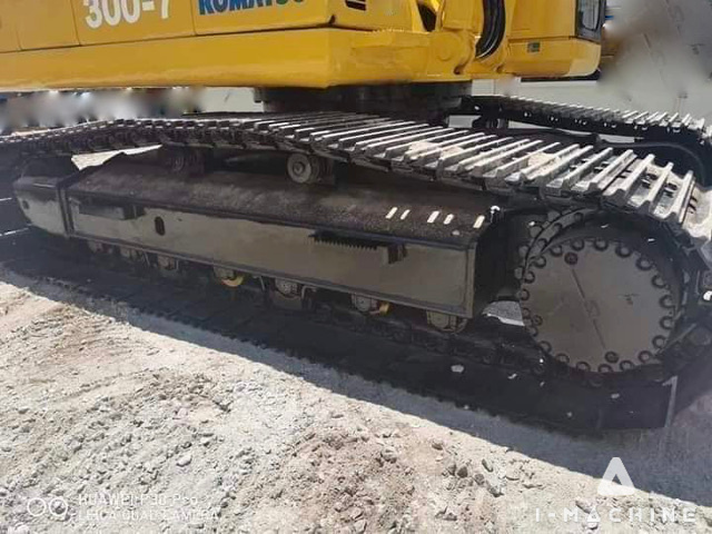 KOMATSU PC300LC-7