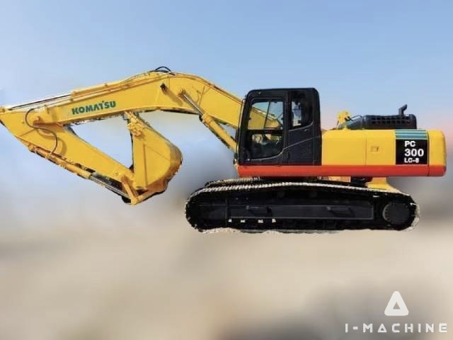 KOMATSU PC300LC-8