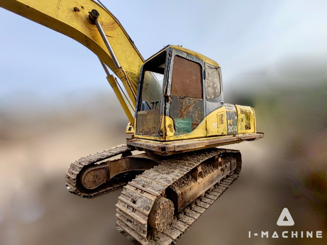 KOMATSU PC200-7