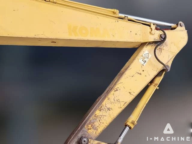 KOMATSU PC200-7