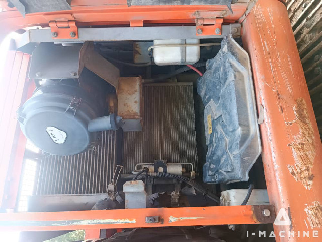 HITACHI ZX225USR