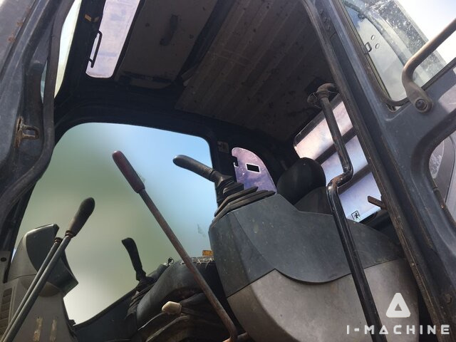 KOBELCO SK200-8
