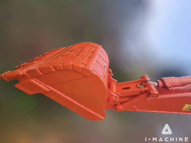 HITACHI EX200-5