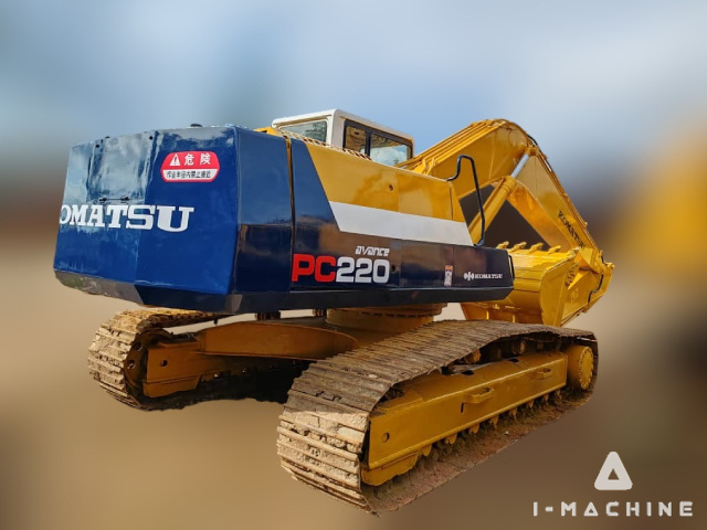 KOMATSU PC220-5