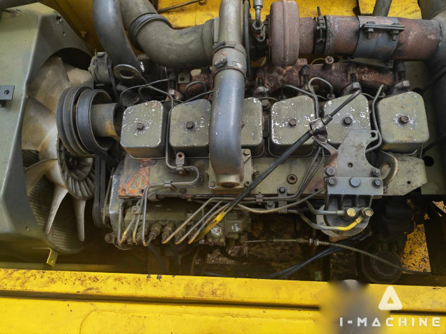 KOMATSU PC200-6