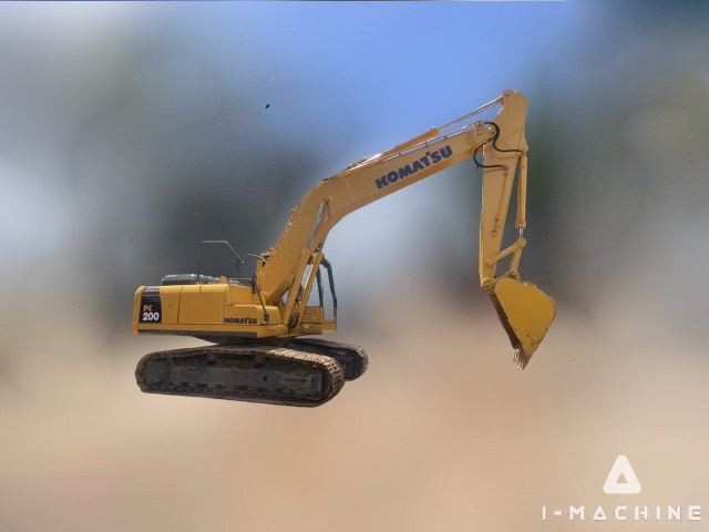 KOMATSU PC200-8