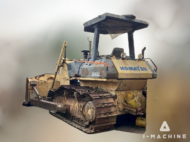 KOMATSU D65E