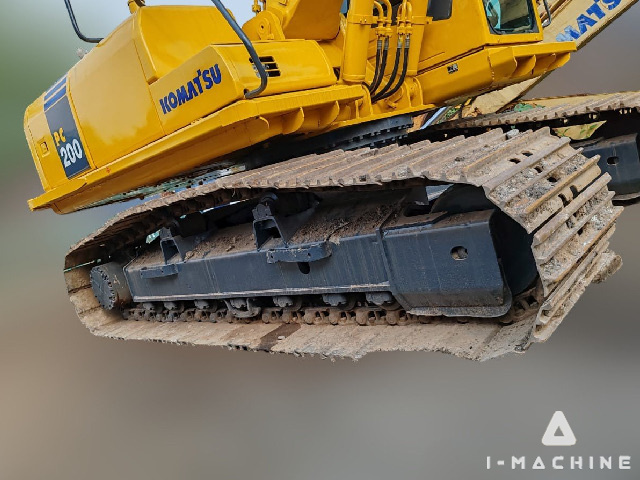 KOMATSU PC200-7