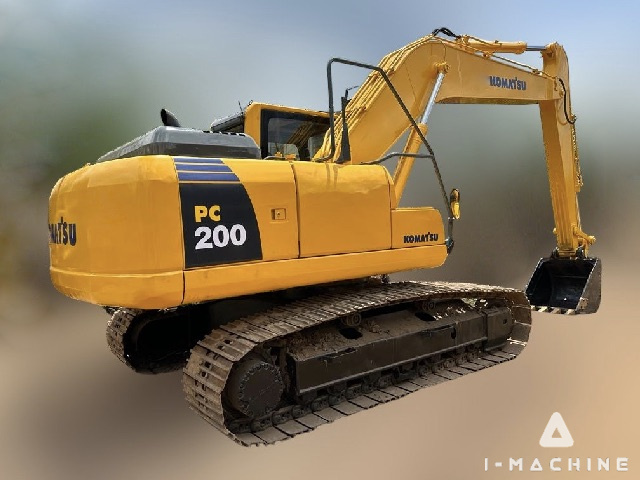 KOMATSU PC200-8MO