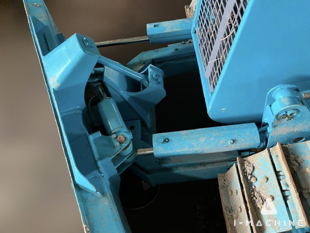 KOMATSU D21A-6