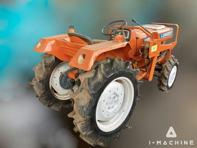 KUBOTO L2402DT