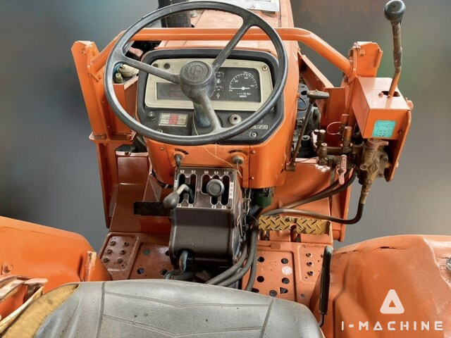 KUBOTO L2402DT