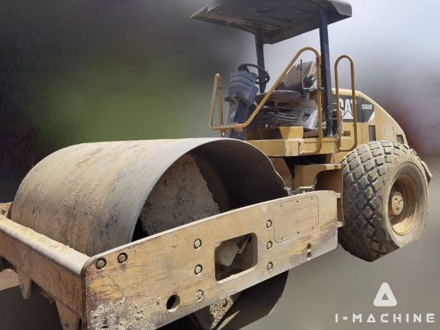 CATERPILLAR CS533