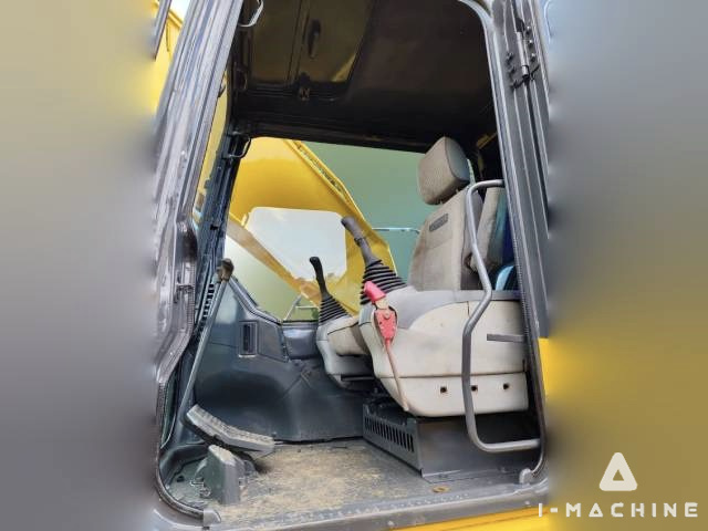 KOMATSU PC200-7