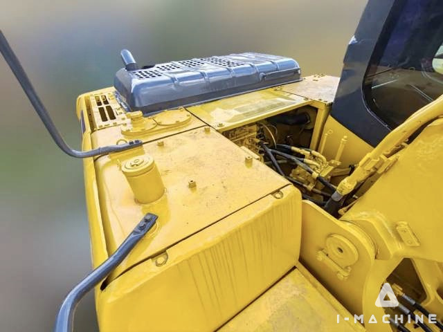 KOMATSU PC200-7