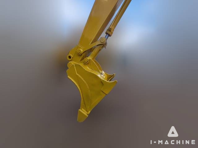 KOMATSU PC200-7