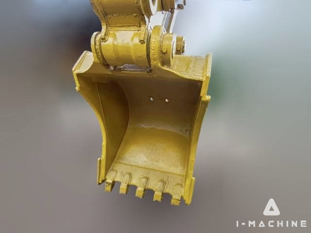 KOMATSU PC200-7