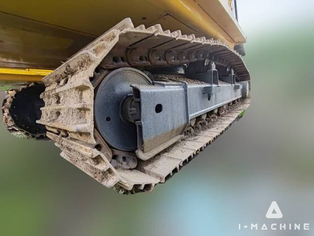 KOMATSU PC200-7