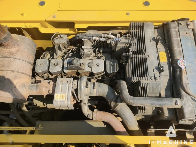 KOMATSU PC200-7