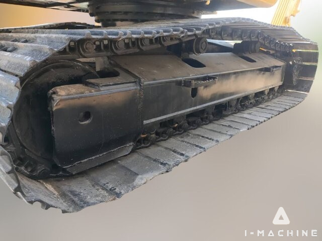 KOMATSU PC200-7