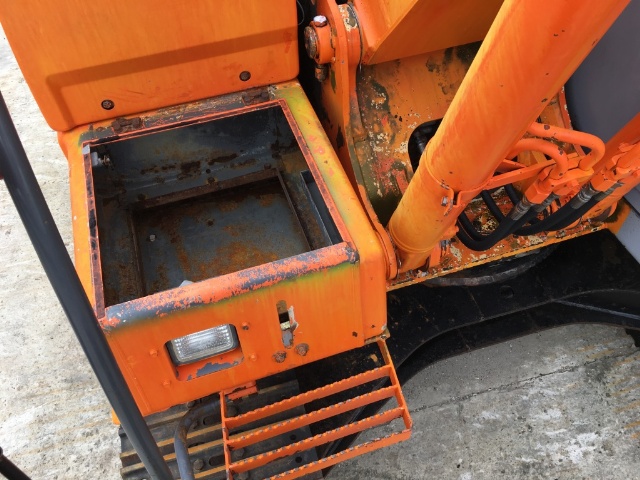 HITACHI EX120-5E