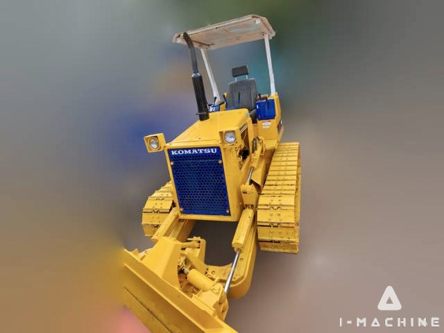 KOMATSU D21A