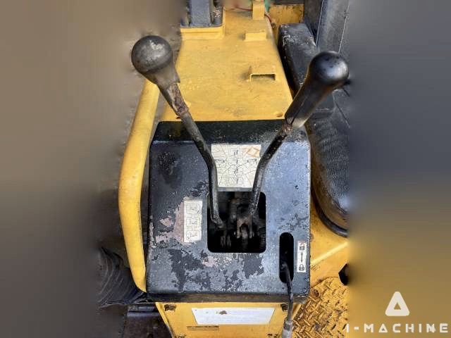 KOMATSU D21A