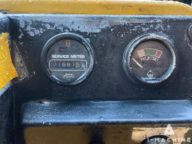 KOMATSU D21A