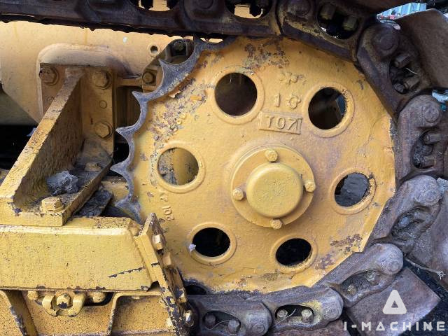 KOMATSU D21A