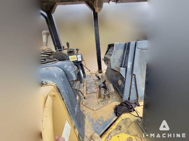 KOMATSU D68ESS-12E0