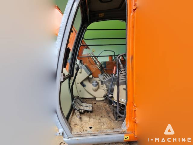 HITACHI ZX60