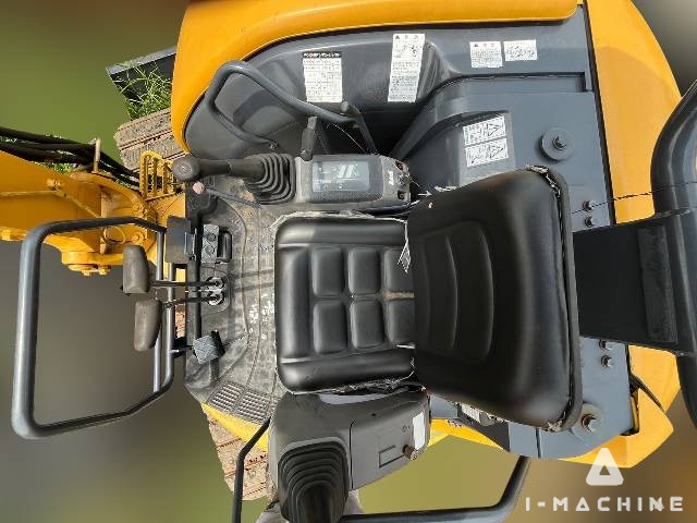 KOMATSU PC40MRX