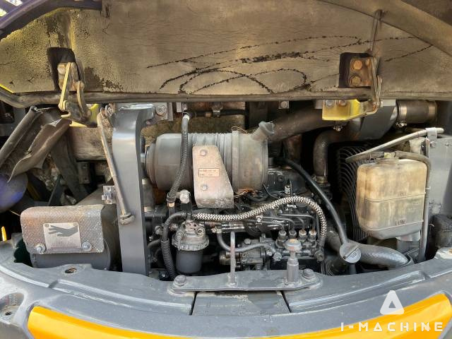 KOMATSU PC40MRX