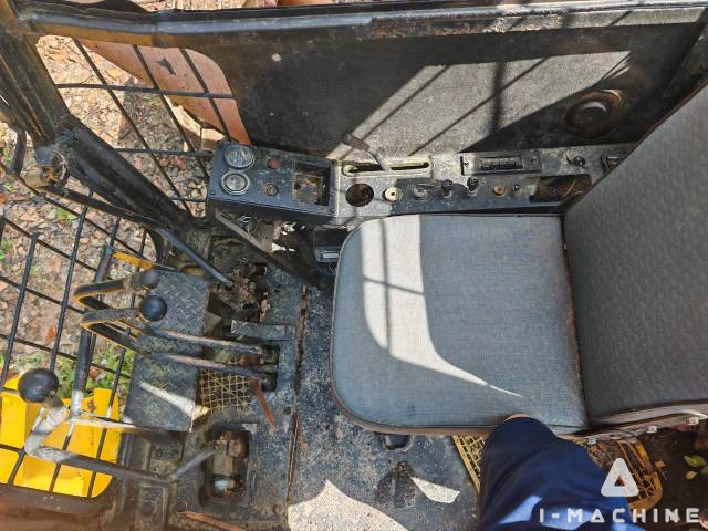 HITACHI UH045-5