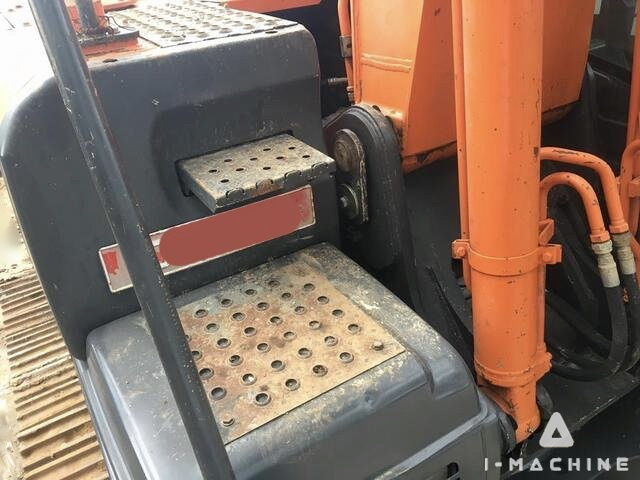 HITACHI ZX200-5G