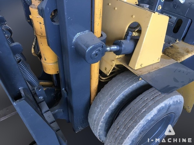 KOMATSU FD40-3