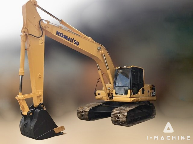 KOMATSU PC200-8