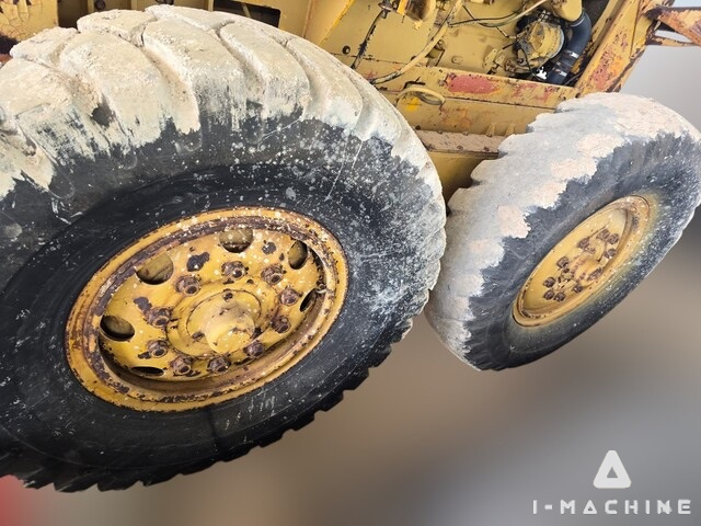 KOMATSU GD37-6H