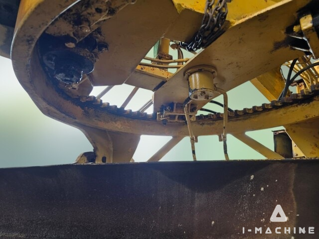 KOMATSU GD37-6H