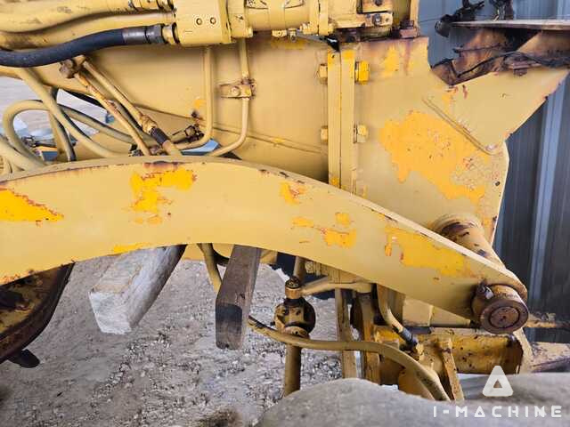 KOMATSU GD37-6H