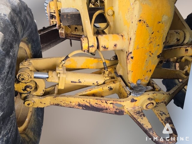 KOMATSU GD37-6H