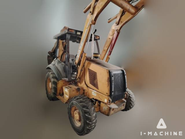 CASE 580 SUPER M1