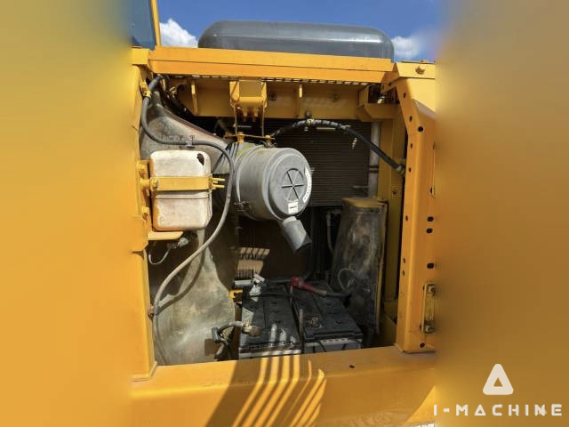 KOMATSU PC120-7