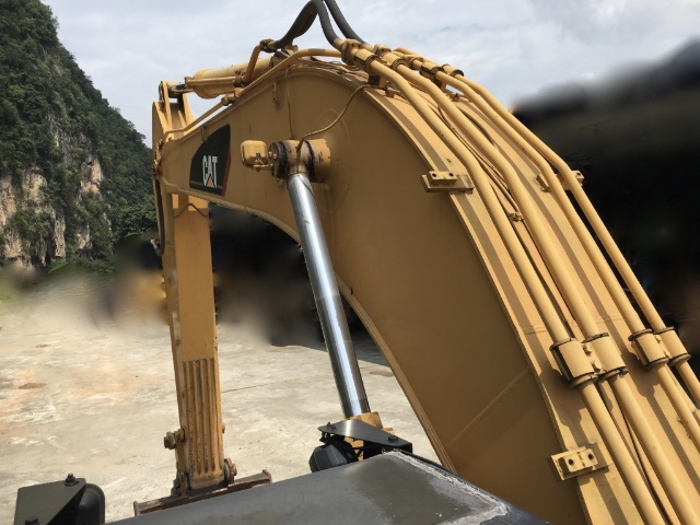 CATERPILLAR 330BL