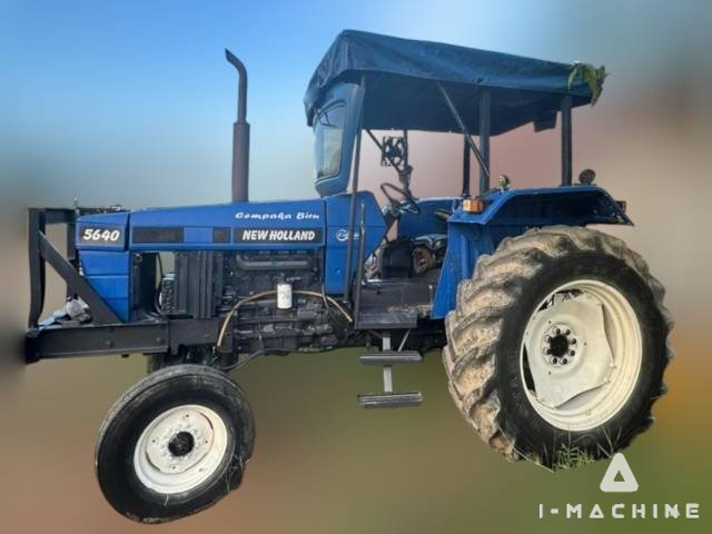 NEW HOLLAND 5640