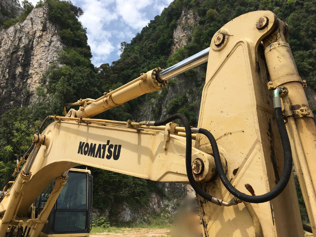 KOMATSU PC300SE-6E