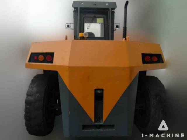 KOMATSU FD200