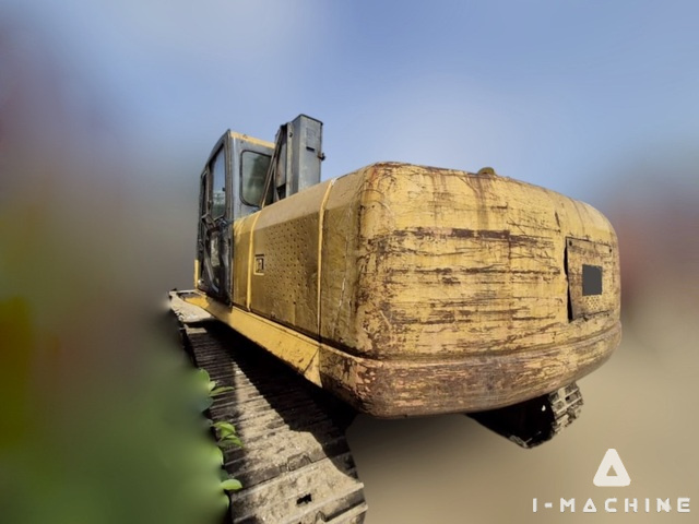 KOMATSU PC220-7