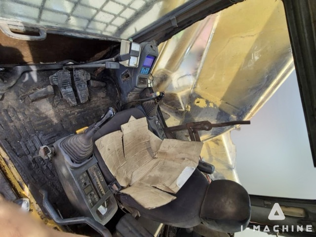 KOMATSU PC220-7