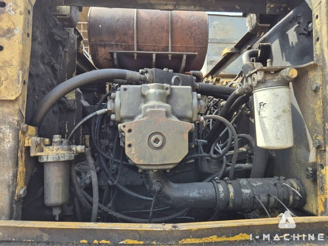KOMATSU PC220-7